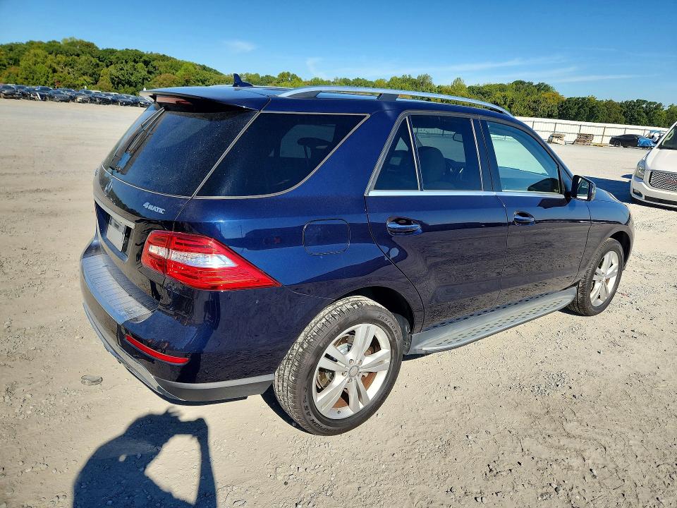 Продажа на аукционе авто 2015 Mercedes-benz Ml, vin: 4JGDA5HB3FA531452, номер лота: 71078616
