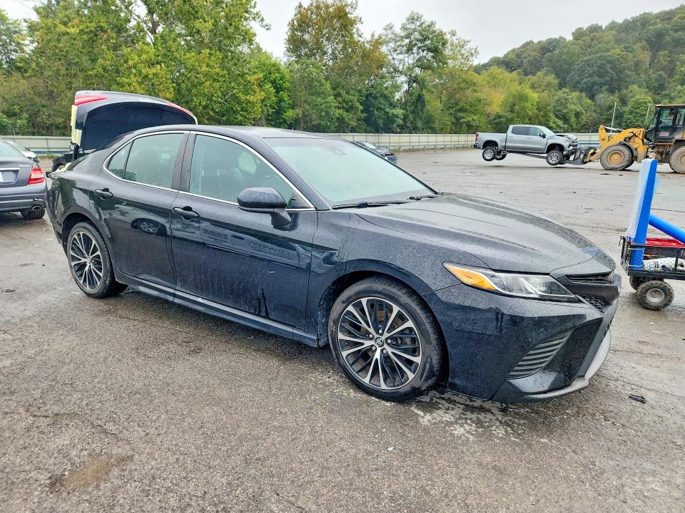 2018 Toyota Camry მანქანა იყიდება აუქციონზე, vin: 4T1B11HK5JU094674, აუქციონის ნომერი: 69736036