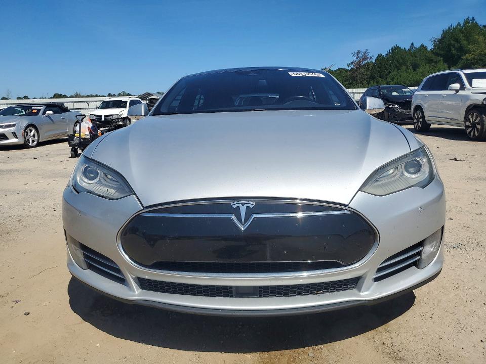 Продажа на аукционе авто 2016 Tesla Model S, vin: 5YJSA1E22GF125308, номер лота: 68814546