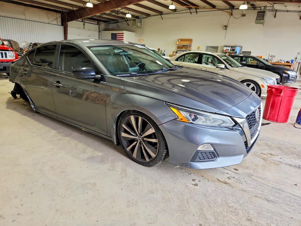 Продаж на аукціоні авто 2019 Nissan Altima, vin: 1N4BL4CW5KN322488, номер лоту: 69940026