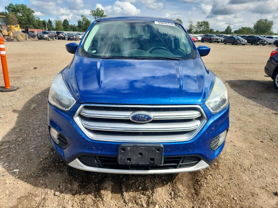 69846416 :رقم المزاد ، 1FMCU0GD0HUD94917 vin ، 2017 Ford Escape مزاد بيع