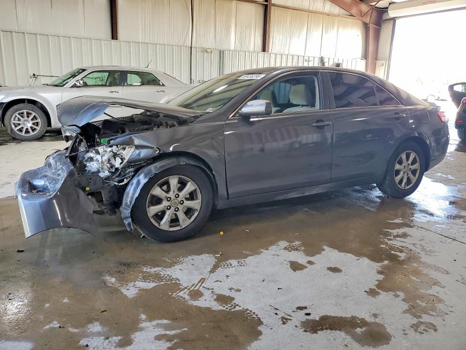 69436296 :رقم المزاد ، 4T1BF3EK0BU700353 vin ، 2011 Toyota Camry مزاد بيع