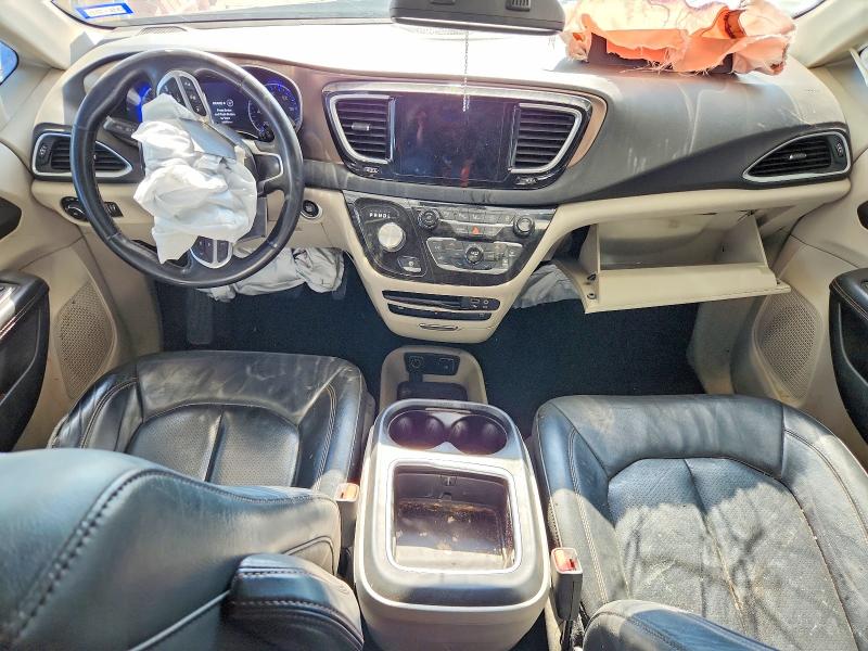 67561726 :رقم المزاد ، 2C4RC1EG8HR705656 vin ، 2017 Chrysler Pacifica مزاد بيع