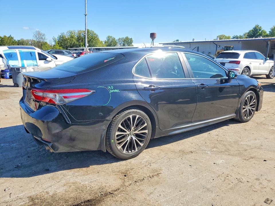 Продажа на аукционе авто 2018 Toyota Camry, vin: 4T1B11HK4JU646780, номер лота: 68156816