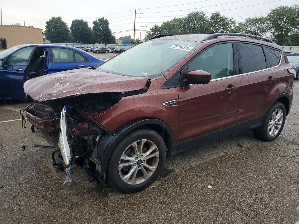 68296396 :رقم المزاد ، 1FMCU0HD0JUA03348 vin ، 2018 Ford Escape مزاد بيع