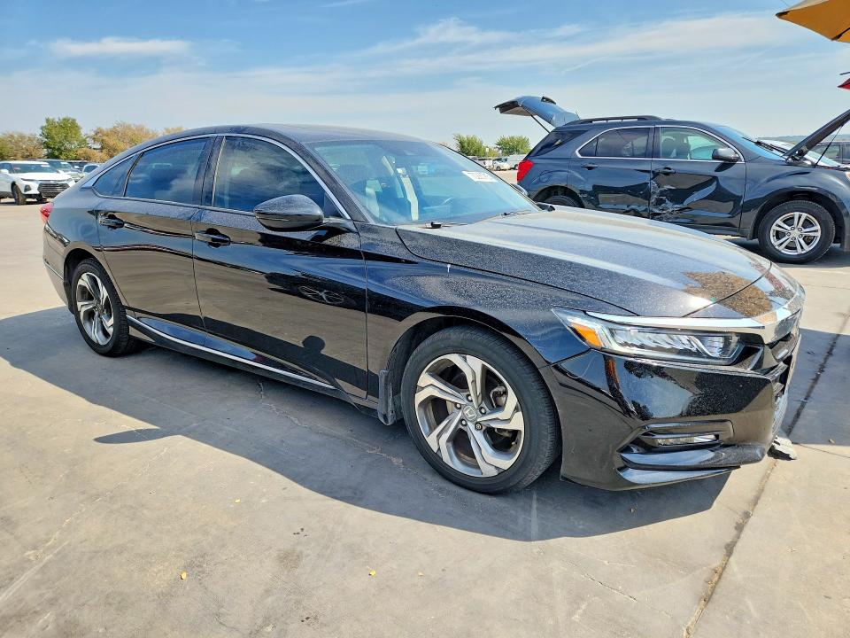 70285786 :رقم المزاد ، 1HGCV1F53LA056022 vin ، 2020 Honda Accord مزاد بيع