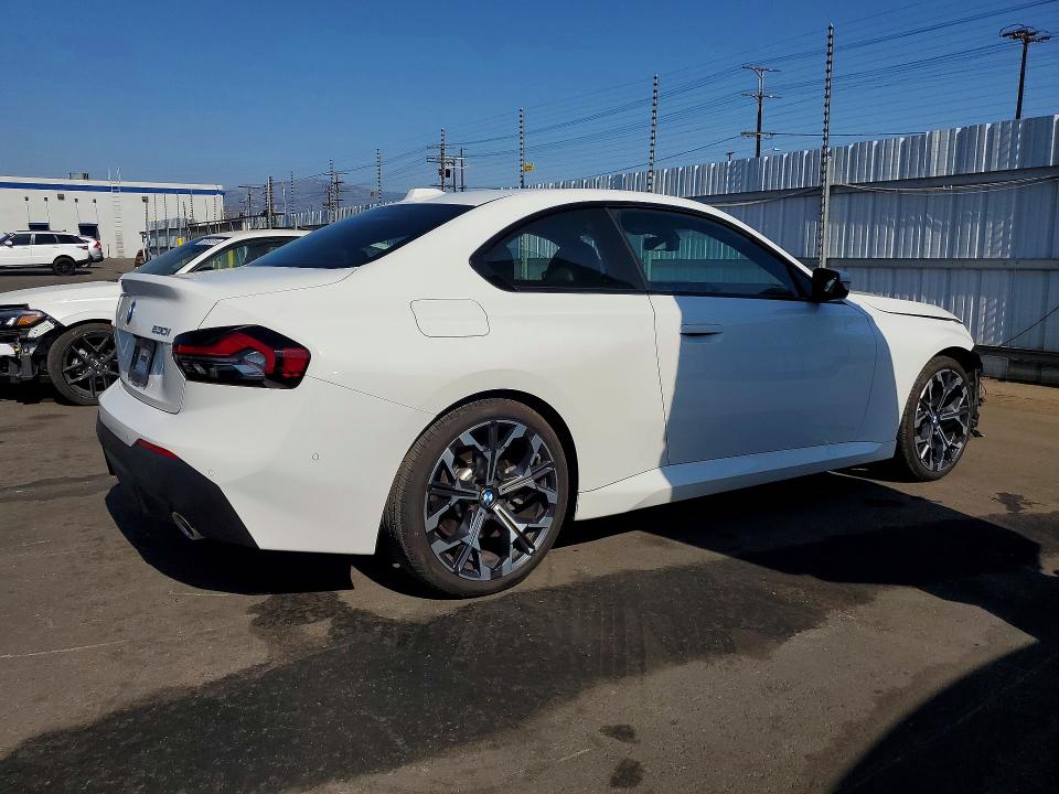 2026 Bmw 230i მანქანა იყიდება აუქციონზე, vin: 3MW23CM03T8G18318, აუქციონის ნომერი: 69450846