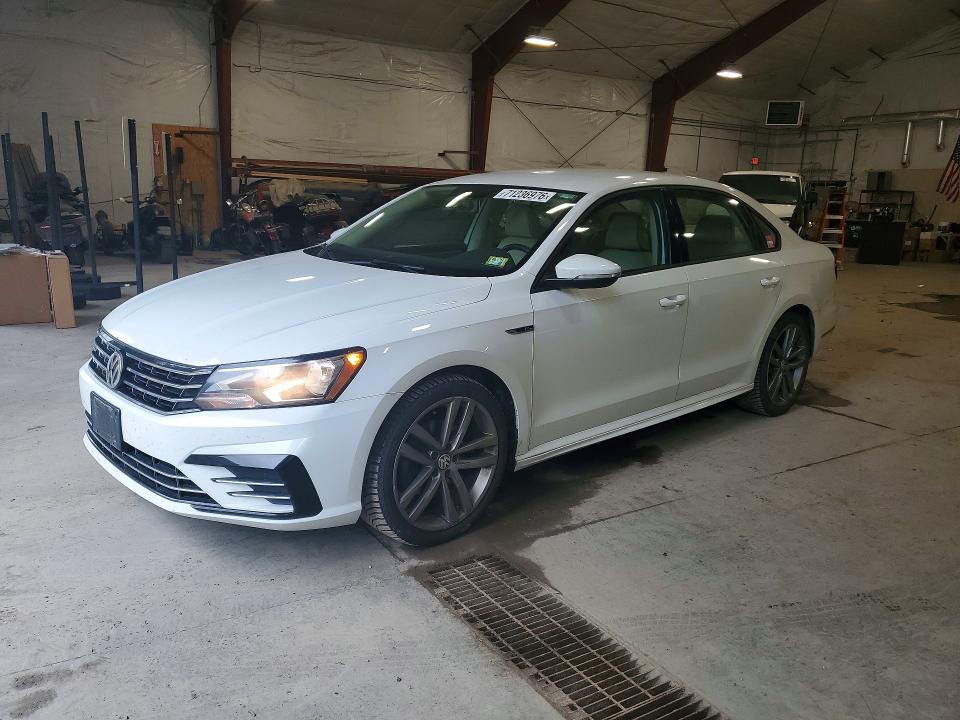 Продажа на аукционе авто 2018 Volkswagen Passat, vin: 1VWAA7A30JC008227, номер лота: 71236976