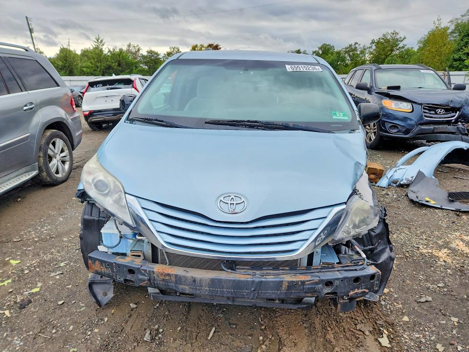 Aukcja sprzedaży 2015 Toyota Sienna, vin: 5TDKK3DC5FS612287, numer aukcji: 69919236