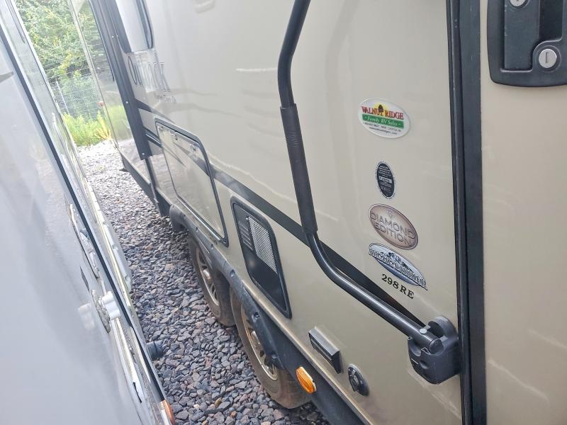 67238636 :رقم المزاد ، 4YDT29822FB453175 vin ، 2015 Keystone Outback مزاد بيع