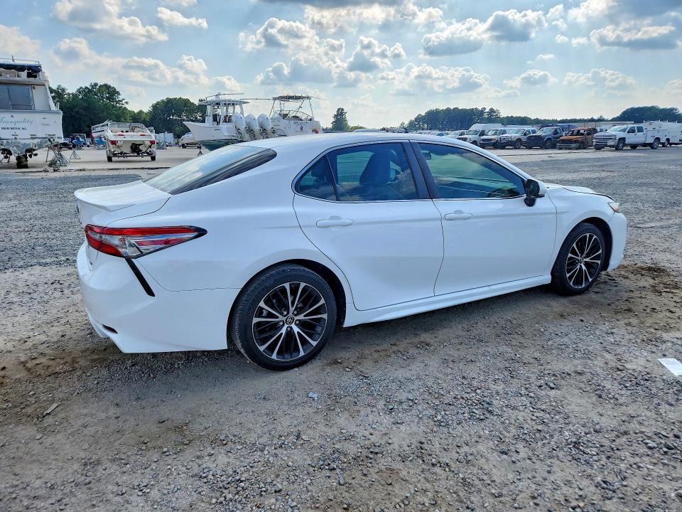Продаж на аукціоні авто 2018 Toyota Camry, vin: 4T1B11HK3JU661822, номер лоту: 67605796