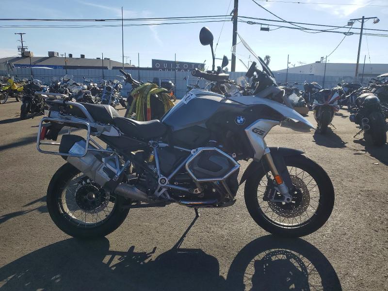 70678556 :رقم المزاد ، WB10M0300M6D99849 vin ، 2021 Bmw R 1250 مزاد بيع