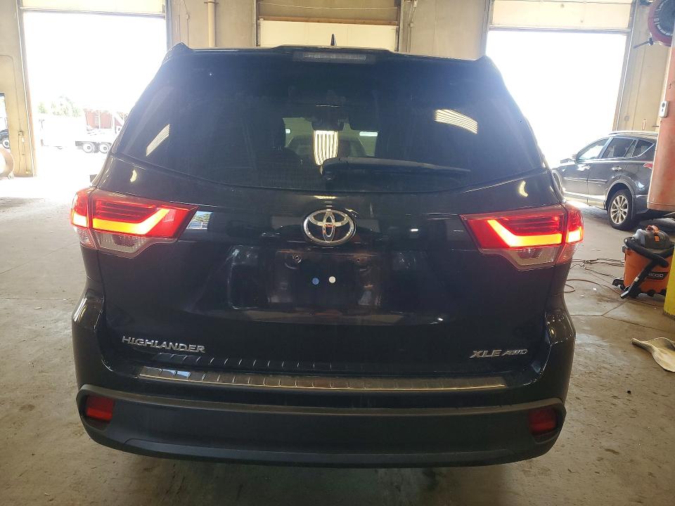 Продаж на аукціоні авто 2017 Toyota Highlander, vin: 5TDJZRFH1HS397464, номер лоту: 70158896