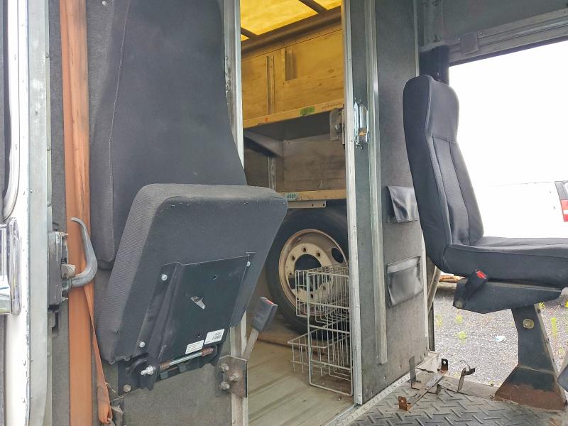 68084766 :رقم المزاد ، 4UZAANDU69CAF1858 vin ، 2009 Freightliner Chassis مزاد بيع