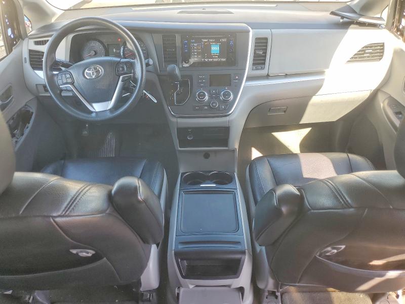 68805616 :رقم المزاد ، 5TDKK3DC2FS592824 vin ، 2015 Toyota Sienna مزاد بيع