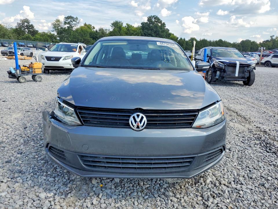 2011 Volkswagen Jetta მანქანა იყიდება აუქციონზე, vin: 3VWDZ7AJ1BM377392, აუქციონის ნომერი: 68756306