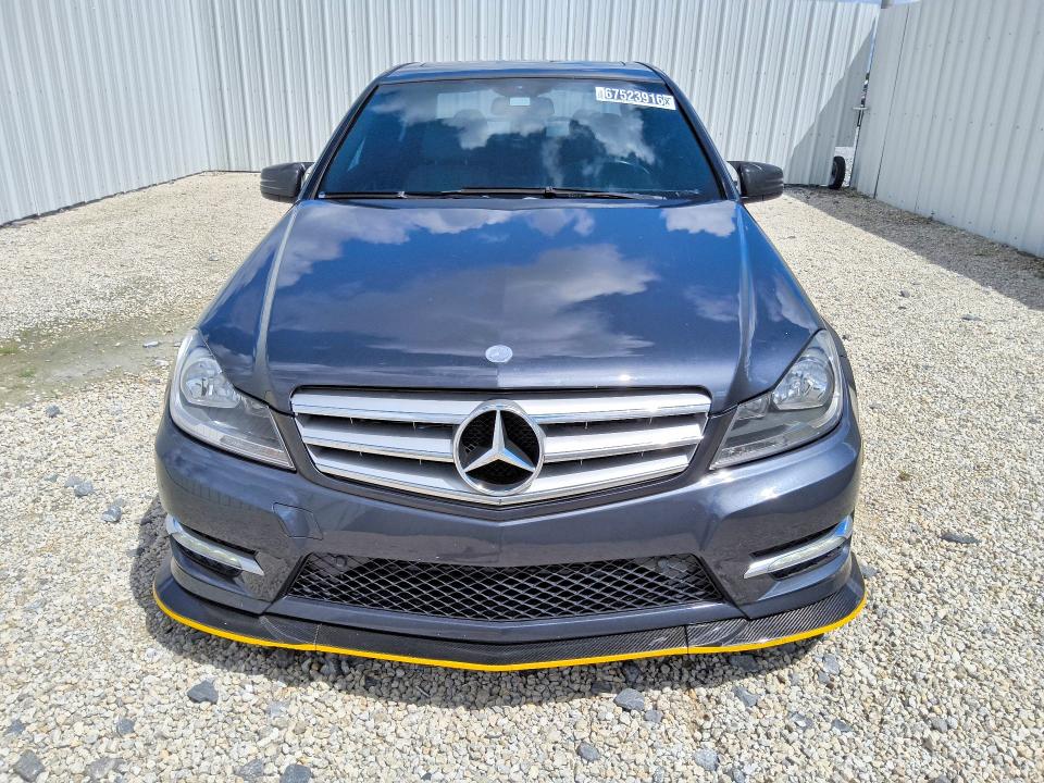 67523916 :رقم المزاد ، WDDGF8AB2DR241898 vin ، 2013 Mercedes-benz C مزاد بيع