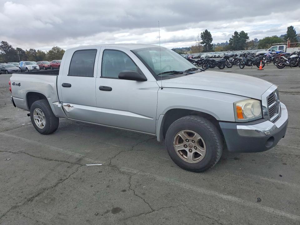 63823836 :رقم المزاد ، 1D7HW48K75S225337 vin ، 2005 Dodge Dakota مزاد بيع