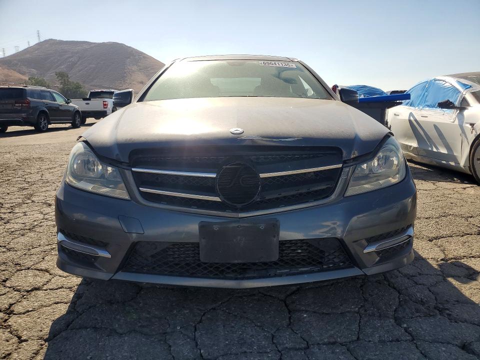 2014 Mercedes-benz C მანქანა იყიდება აუქციონზე, vin: WDDGJ4HB4EG171962, აუქციონის ნომერი: 69641136