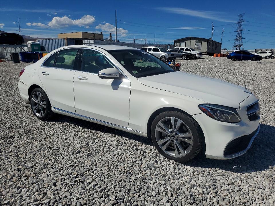 68367316 :رقم المزاد ، 55SWF4KB9HU229870 vin ، 2017 Mercedes-benz C مزاد بيع