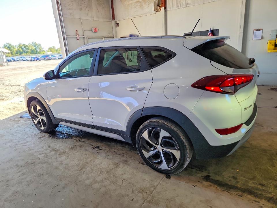 2017 Hyundai Tucson მანქანა იყიდება აუქციონზე, vin: KM8J3CA25HU400827, აუქციონის ნომერი: 70801116