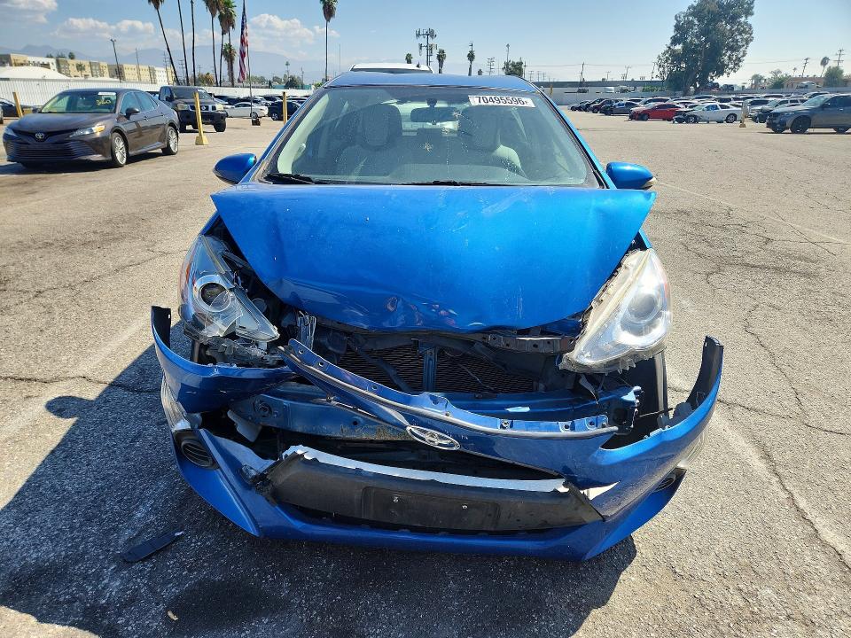 70495596 :رقم المزاد ، JTDKDTB3XF1106352 vin ، 2015 Toyota Prius C مزاد بيع