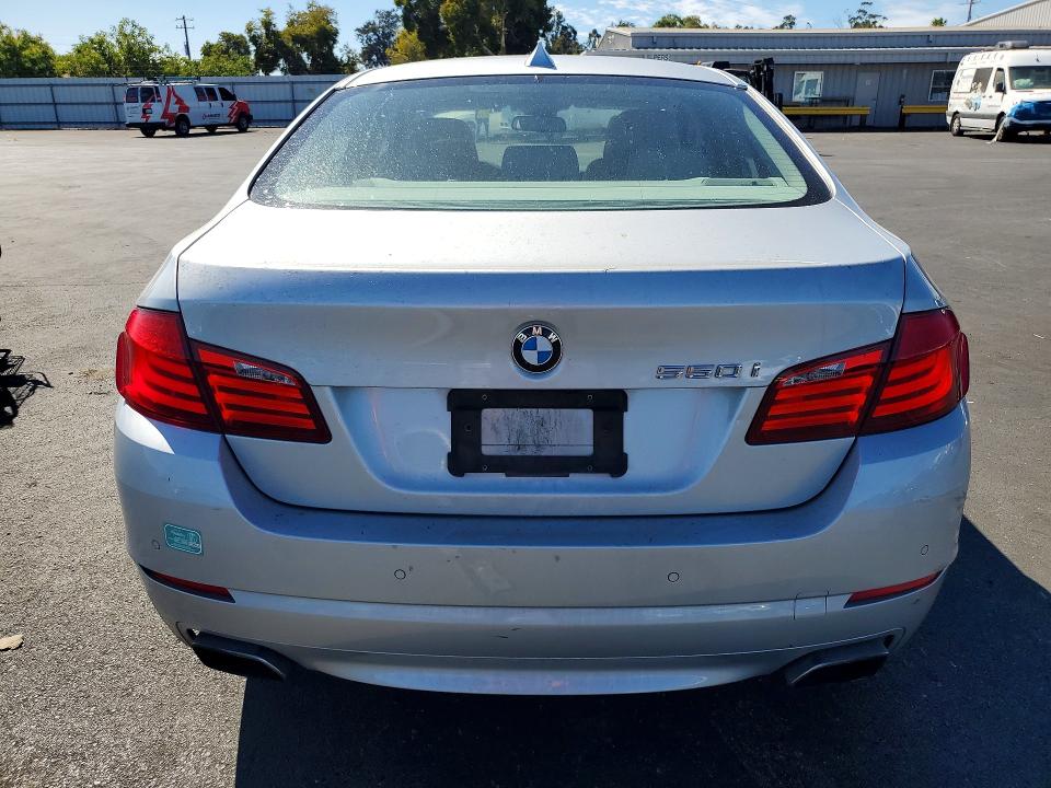 2011 Bmw 550 მანქანა იყიდება აუქციონზე, vin: WBAFR9C55BC599715, აუქციონის ნომერი: 67932216