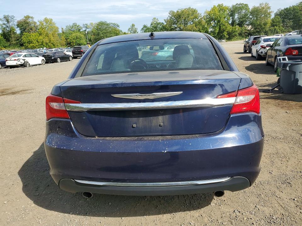 69097396 :رقم المزاد ، 1C3CBCG5EN135921 vin ، 2014 Chrysler 200 مزاد بيع