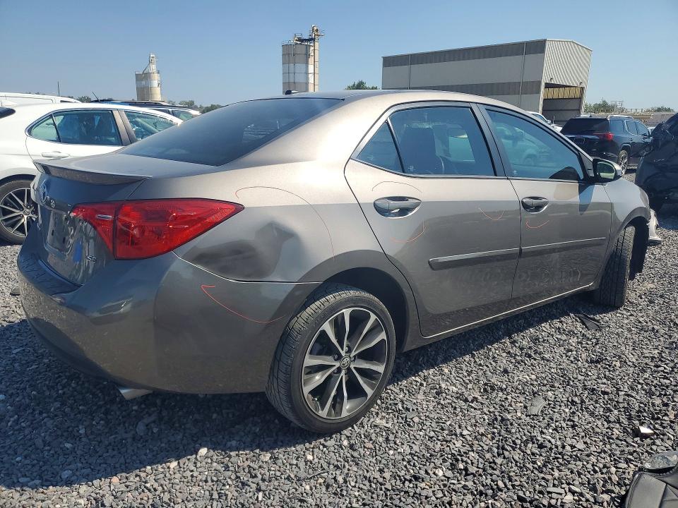67644576 :رقم المزاد ، 5YFBURHE4HP682867 vin ، 2017 Toyota Corolla مزاد بيع