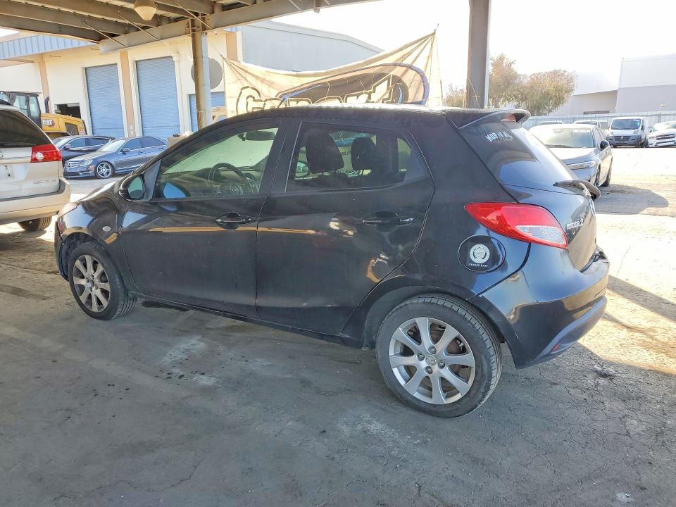 69196936 :رقم المزاد ، JM1DE1HY5B0101685 vin ، 2011 Mazda Mazda2 مزاد بيع