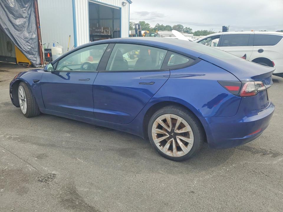 2022 Tesla Model 3 მანქანა იყიდება აუქციონზე, vin: 5YJ3E1EA2NF372311, აუქციონის ნომერი: 70033296
