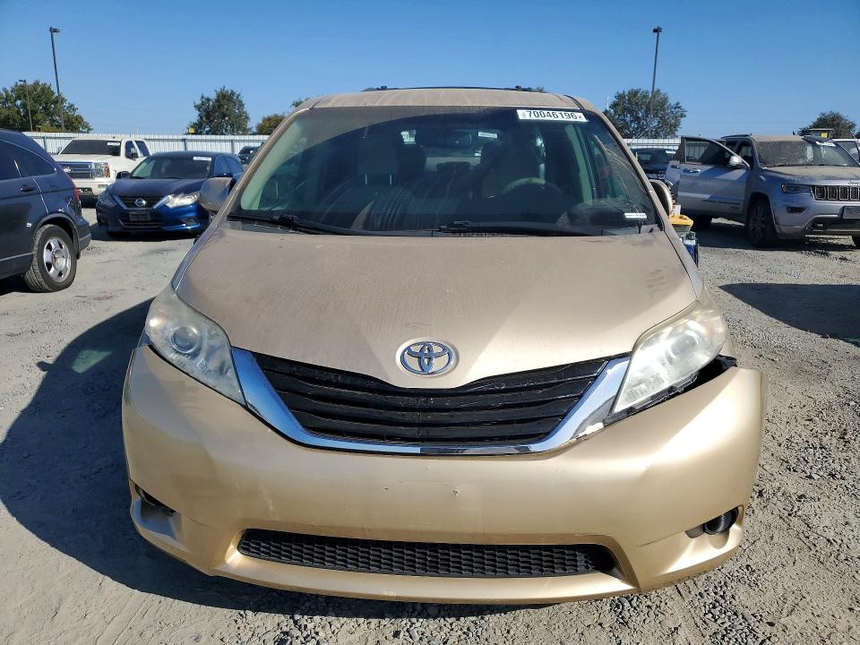2012 Toyota Sienna მანქანა იყიდება აუქციონზე, vin: 5TDKK3DC9CS209151, აუქციონის ნომერი: 70046196