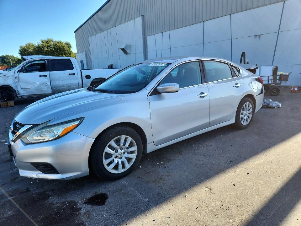 Продажа на аукционе авто 2017 Nissan Altima, vin: 1N4AL3AP7HN320445, номер лота: 69231736