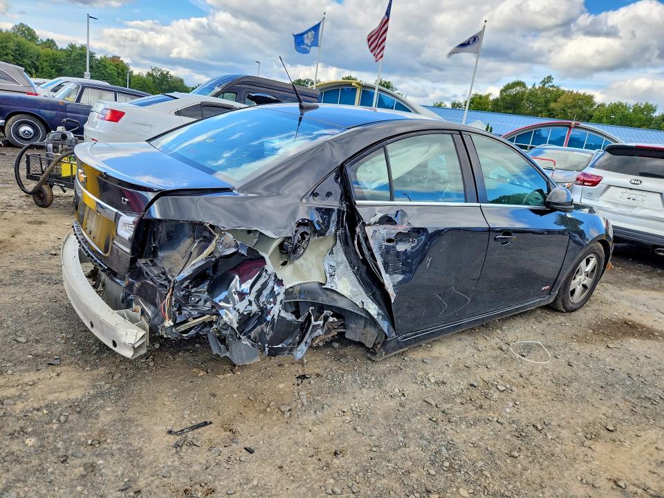 2014 Chevrolet Cruze მანქანა იყიდება აუქციონზე, vin: 1G1PC5SB1E7415353, აუქციონის ნომერი: 69483646