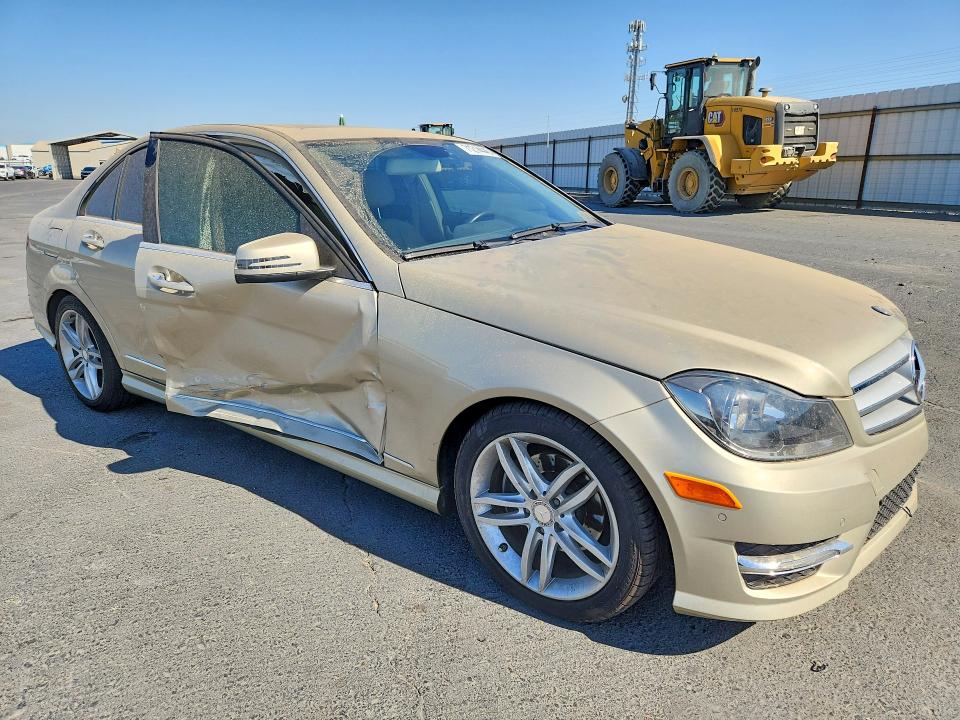 2012 Mercedes-benz C მანქანა იყიდება აუქციონზე, vin: WDDGF8BB6CF863189, აუქციონის ნომერი: 71214446