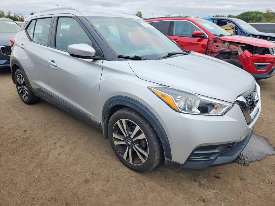 Продажа на аукционе авто 2018 Nissan Kicks, vin: 3N1CP5CU1JL537763, номер лота: 70660286