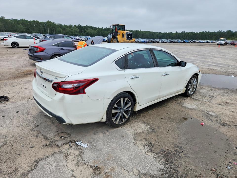70001356 :رقم المزاد ، 1N4AL3AP7HN342395 vin ، 2017 Nissan Altima مزاد بيع