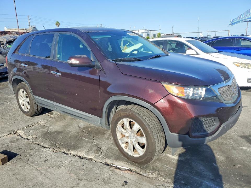 2011 Kia Sorento მანქანა იყიდება აუქციონზე, vin: 5XYKT3A16BG004074, აუქციონის ნომერი: 70747366