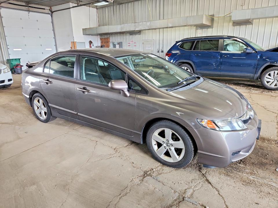 70647746 :رقم المزاد ، 19XFA1F64AE064222 vin ، 2010 Honda Civic مزاد بيع