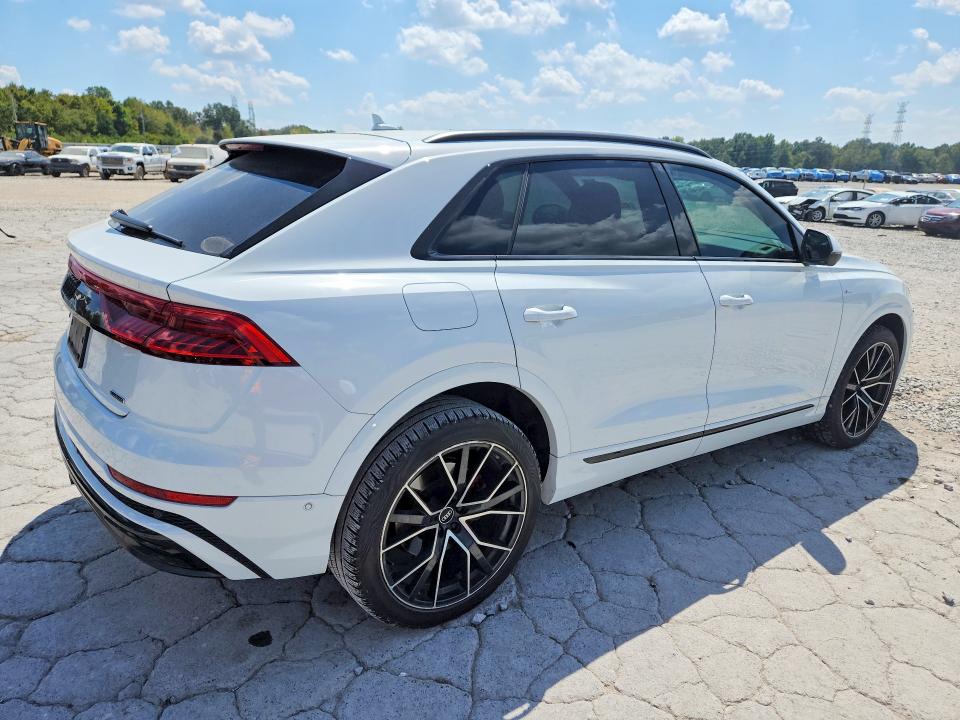 68224846 :رقم المزاد ، WA1EVAF18MD032443 vin ، 2021 Audi Q8 مزاد بيع
