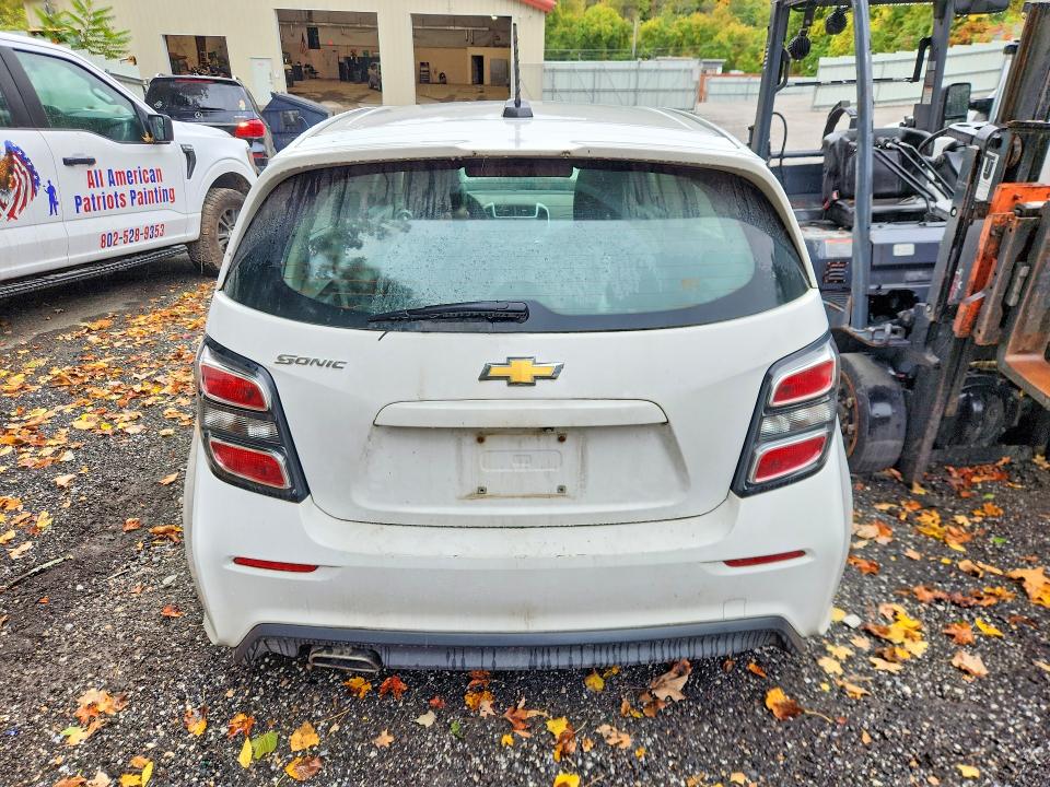 69535516 :رقم المزاد ، 1G1JG6SB3L4104277 vin ، 2020 Chevrolet Sonic مزاد بيع