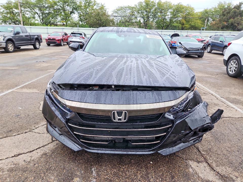 70220446 :رقم المزاد ، 1HGCV1F43NA068083 vin ، 2022 Honda Accord مزاد بيع