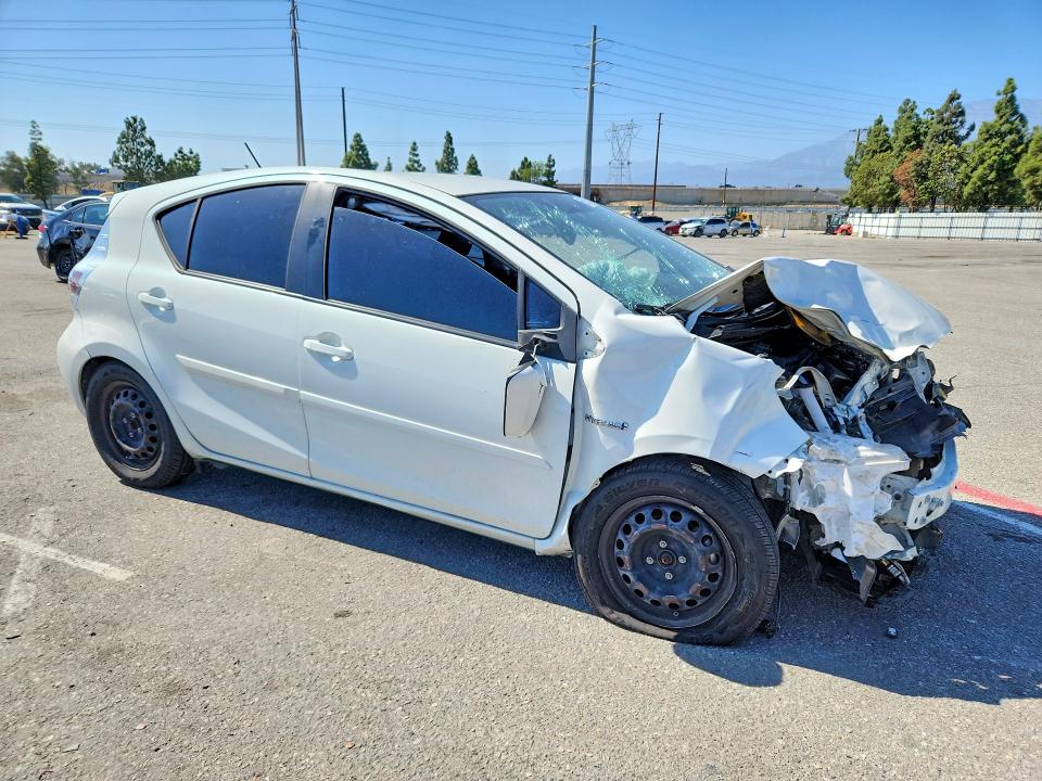 Продажа на аукционе авто 2013 Toyota Prius C, vin: JTDKDTB32D1531948, номер лота: 69752356