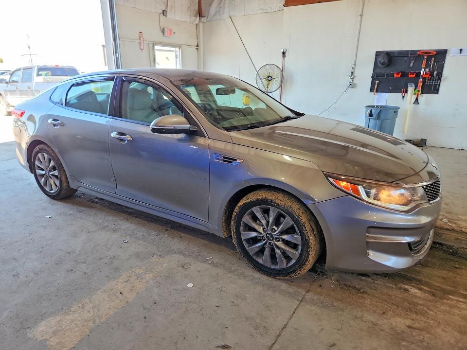 2017 Kia Optima მანქანა იყიდება აუქციონზე, vin: 5XXGU4L33HG159010, აუქციონის ნომერი: 68627496
