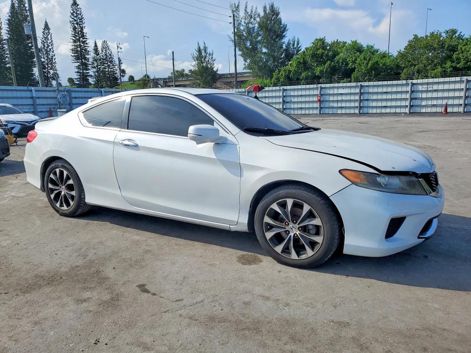 68959916 :رقم المزاد ، 1HGCT1B89EA015113 vin ، 2014 Honda Accord مزاد بيع