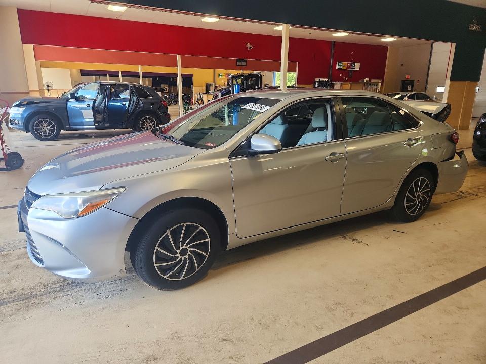 2015 Toyota Camry მანქანა იყიდება აუქციონზე, vin: 4T1BF1FKXFU900097, აუქციონის ნომერი: 67527066
