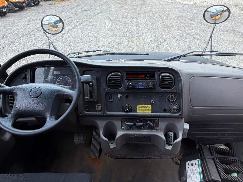 Продаж на аукціоні авто 2015 Freightliner Chassis, vin: 4UZABRDU4FCFW9648, номер лоту: 68631246