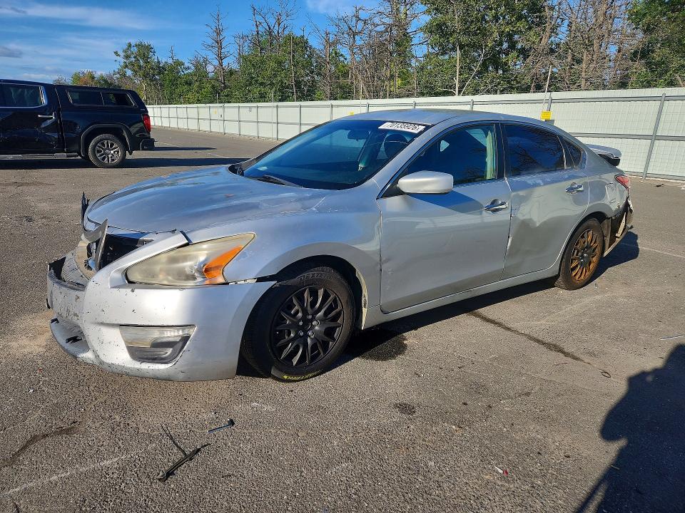 2013 Nissan Altima მანქანა იყიდება აუქციონზე, vin: 1N4AL3AP1DN456581, აუქციონის ნომერი: 70135926