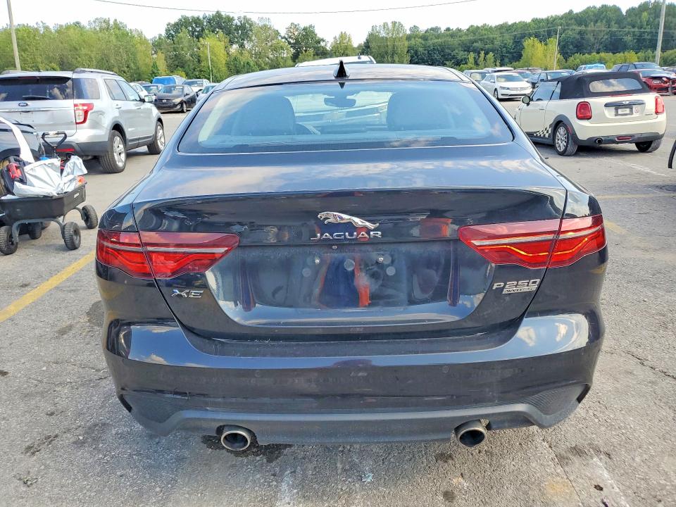 68132726 :رقم المزاد ، SAJAJ4FX4LCP63558 vin ، 2020 Jaguar Xe مزاد بيع