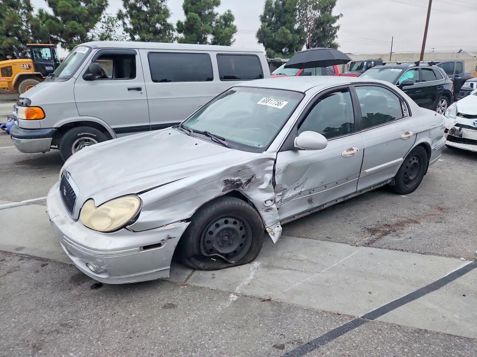 68817756 :رقم المزاد ، KMHWF25S32A681777 vin ، 2002 Hyundai Sonata مزاد بيع